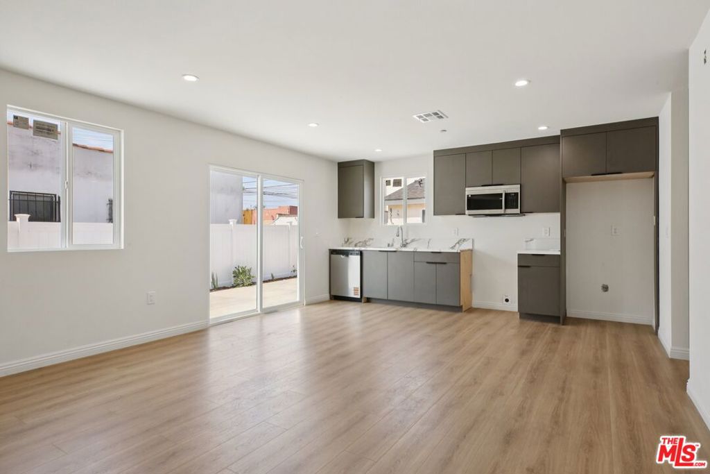 MLS #25567415 img 10