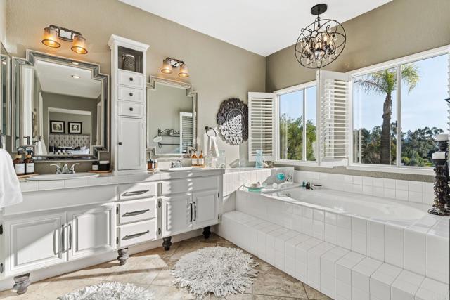 Detail Gallery Image 34 of 56 For 2763 Canyon Oak Pl, Escondido,  CA 92029 - 5 Beds | 3 Baths