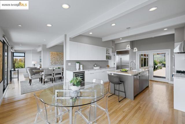 310 Pacific Ave, Piedmont CA: https://media.crmls.org/mediaz/5fa4aaac-790c-47e7-a717-22495a66a723.jpg