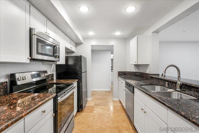 1050 E Washington, Escondido CA: https://media.crmls.org/mediaz/5fa52eee-d79e-4fee-bb4c-da03887e96ba.jpg