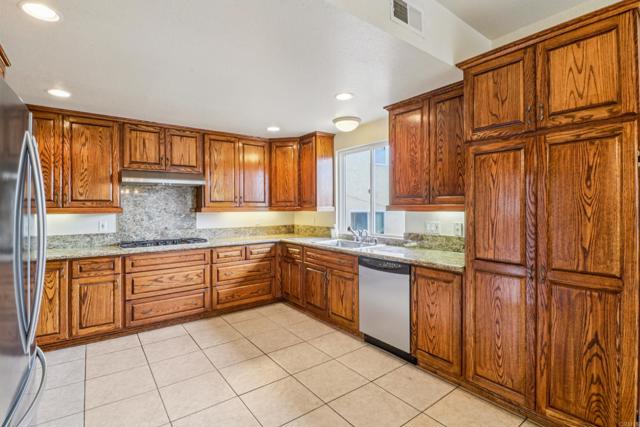 1906 08 S Broadway, Oceanside CA: https://media.crmls.org/mediaz/5fa586f4-1ab4-442e-a253-3637f47bc43d.jpg