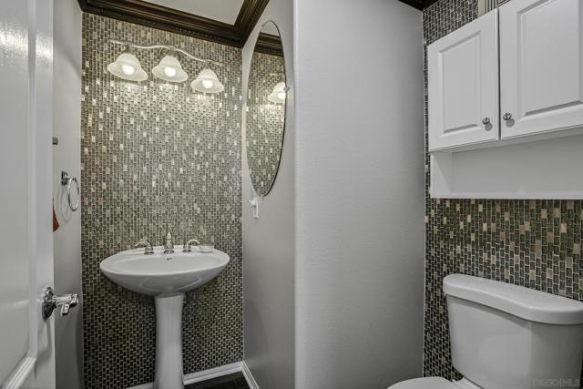 10 Via Montisi, Santee CA: https://media.crmls.org/mediaz/5fa5d107-fafc-40a1-9940-6fdd95955e06.jpg