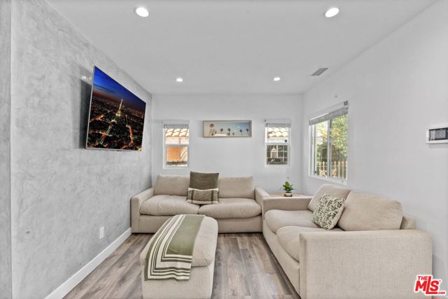 914 Alpha Street, Inglewood CA: https://media.crmls.org/mediaz/5fa66fe8-2e1c-45f7-973b-6349b91c37cb.jpg