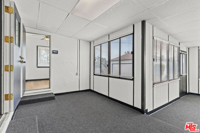 9829 S 7th Avenue, Inglewood CA: https://media.crmls.org/mediaz/5fa6c240-3ce8-4ef4-a28f-2b14ca227a55.jpg