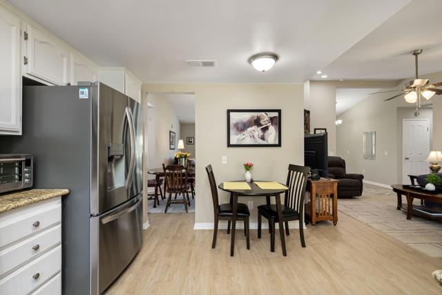 44125 Calico Circle, La Quinta CA: https://media.crmls.org/mediaz/5fa84f07-fb1b-420a-a9d7-7609d76091fa.jpg