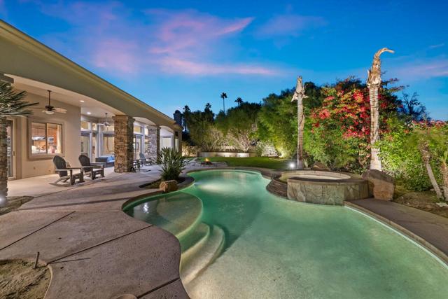 352 Crest Lake Drive, Palm Desert CA: https://media.crmls.org/mediaz/5fa86e22-5175-4e3e-bdf4-b9efa98f8a5d.jpg