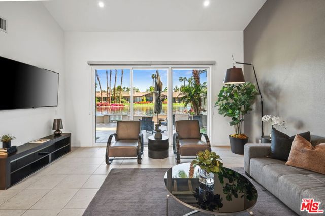 84 Running Springs Drive, Palm Desert CA: https://media.crmls.org/mediaz/5fa92445-565b-43b1-8394-813201785da5.jpg