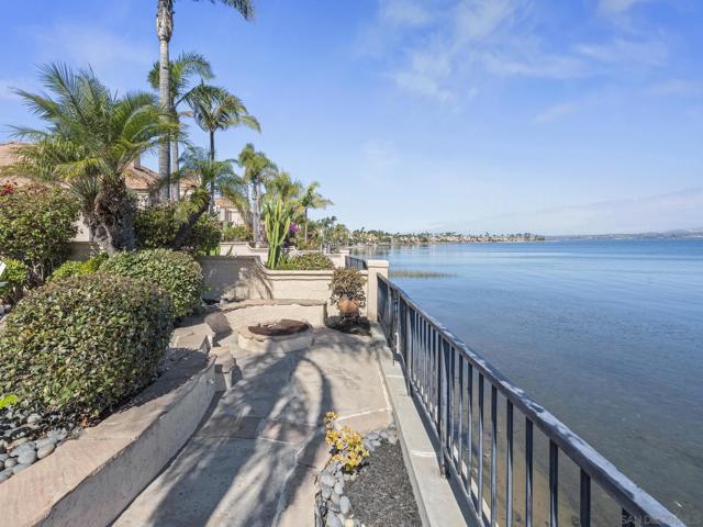 103 Tunapuna Ln, Coronado CA: https://media.crmls.org/mediaz/5fa96dcb-4193-4924-a62d-93401058b328.jpg