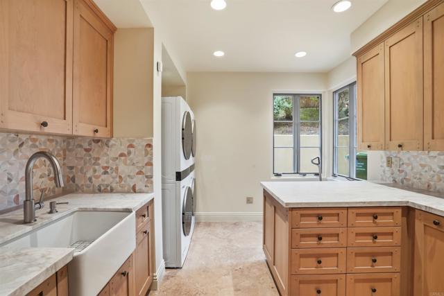 Image 38 of 67 For 7206 Aviara Drive