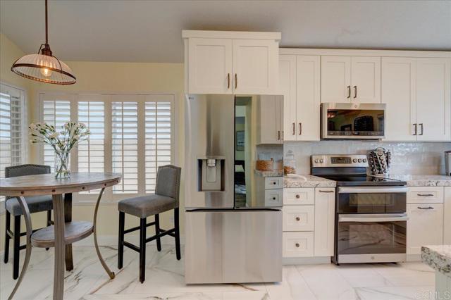 7773 Eagle Ridge Dr., San Diego CA: https://media.crmls.org/mediaz/5fa9f5e8-9fa9-42cd-b915-5f78c134e980.jpg
