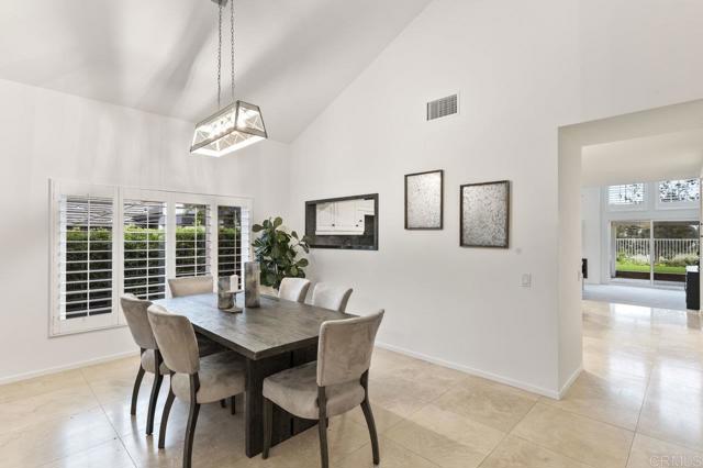 1219 Countrywood Lane, Vista CA: https://media.crmls.org/mediaz/5faa54ce-89d3-4afd-b19c-8b4d2254e2ae.jpg