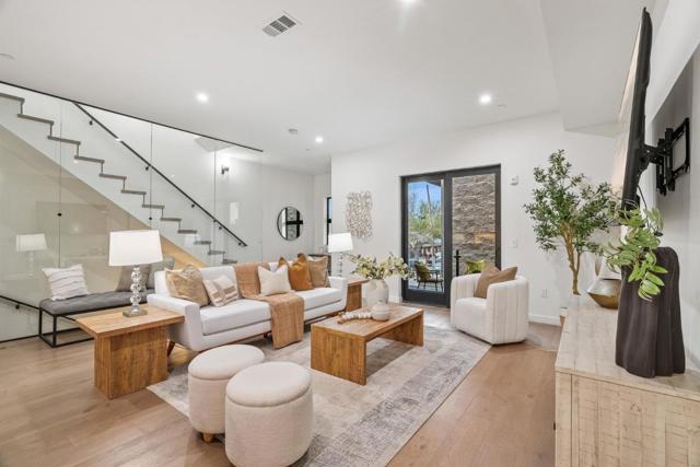 922 Woodside Road, Redwood City CA: https://media.crmls.org/mediaz/5faa5839-9ec3-4a8a-9949-50a47b4785d2.jpg