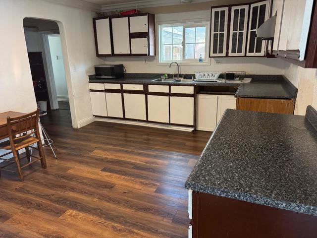 1059 Nevada Avenue, Oroville CA: https://media.crmls.org/mediaz/5faa62ec-fe63-42f5-ab87-d777e135ad8a.jpg