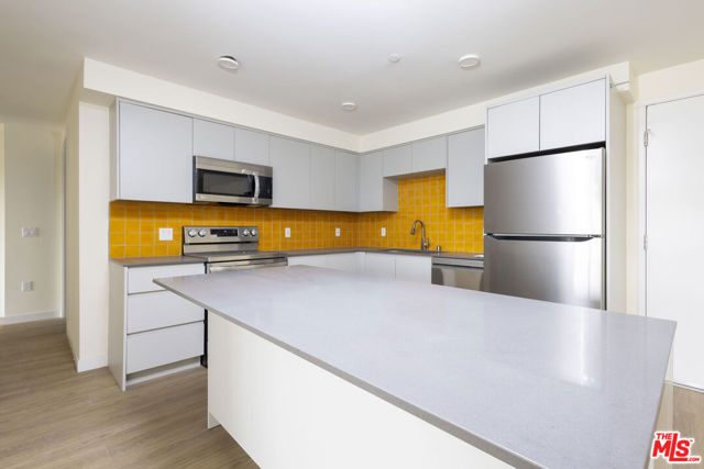 14629 Erwin Street, Van Nuys CA: https://media.crmls.org/mediaz/5faab60f-015d-47a3-b318-c61ef07fd906.jpg
