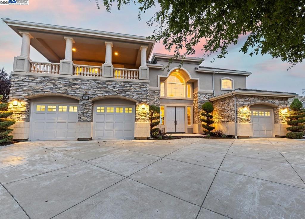 3394 Ashbourne Cir