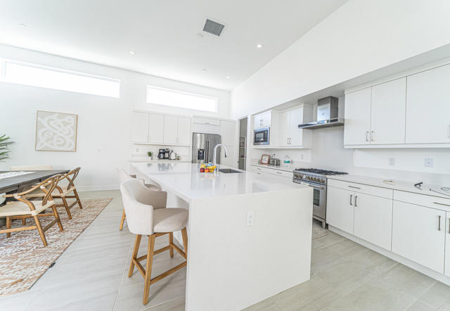 814 Nugget Lane, Palm Springs CA: https://media.crmls.org/mediaz/5fac3154-243c-4763-b377-4fd5546801b4.jpg