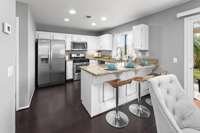 Detail Gallery Image 8 of 36 For 1350 Borrego Springs Rd, Chula Vista,  CA 91915 - 3 Beds | 2/1 Baths