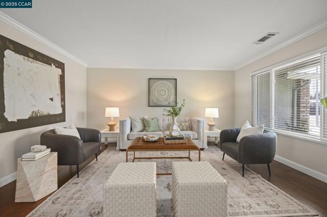940 Lexington Pl, San Ramon CA: https://media.crmls.org/mediaz/5fae8408-7024-4c7c-a15c-ec2b9457b12f.jpg