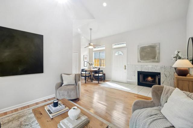 280 College Avenue, Mountain View CA: https://media.crmls.org/mediaz/5faf249c-f51a-4baf-98bb-935a1201f412.jpg