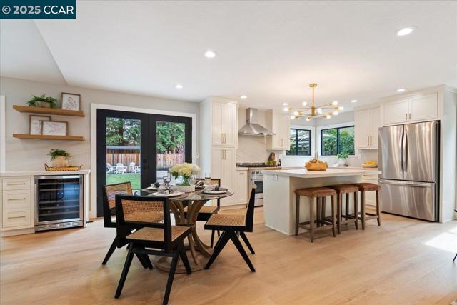 721 Sinnet Ct, Danville CA: https://media.crmls.org/mediaz/5faf46a9-ec9e-457b-b6f0-221ca93e427c.jpg