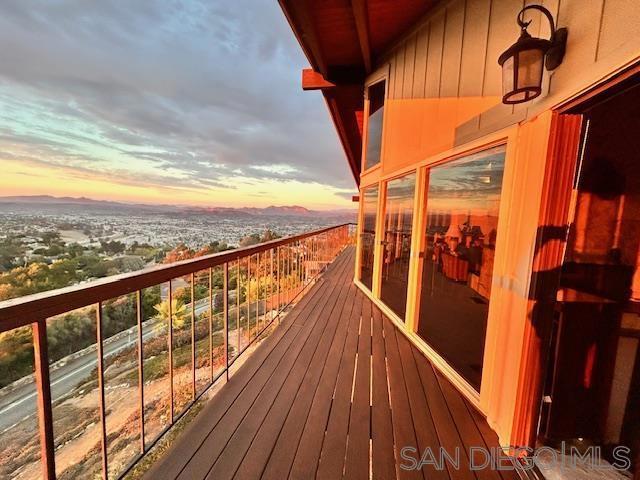 4742 Mount Helix Drive, La Mesa CA: https://media.crmls.org/mediaz/5faf6a05-797c-49d7-9dfc-b49684f4ef6b.jpg