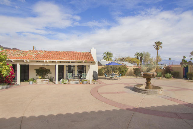52404 Avenida Rubio, La Quinta CA: https://media.crmls.org/mediaz/5faf70c0-3a83-4cbf-9cbb-4752b7a243a0.jpg