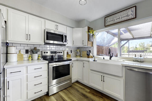 680 Redwood Lane, San Dimas CA: https://media.crmls.org/mediaz/5faf9e11-3b0c-4b7a-a17a-1bd9676bd99f.jpg