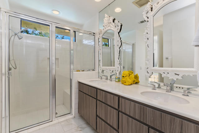 54841 Inverness Way, La Quinta CA: https://media.crmls.org/mediaz/5fb11399-09da-4393-8335-ff534e0e8fb6.jpg