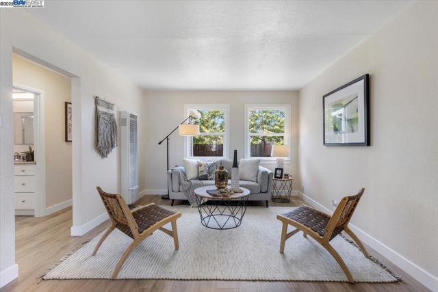 1629 Thrush Ave, San Leandro CA: https://media.crmls.org/mediaz/5fb16a52-0b53-432d-aef3-520b68d4aaba.jpg
