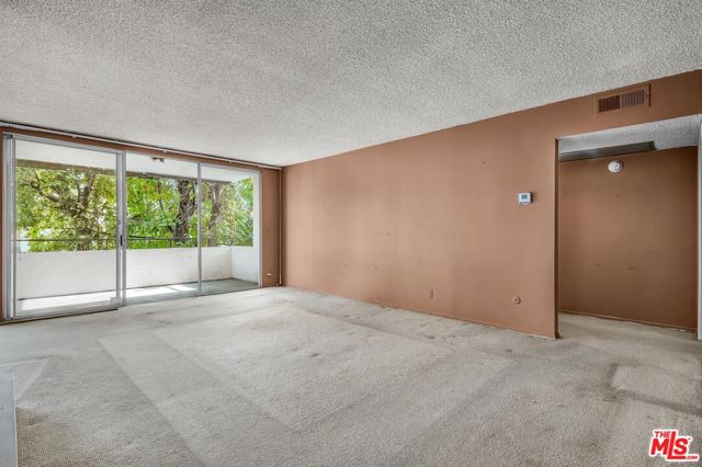 1010 North Kings Road, 218 photo 6
