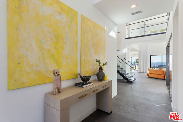20668 W Hummingbird Court, Porter Ranch CA: https://media.crmls.org/mediaz/5fb1947b-53a9-4286-a568-160503262ee6.jpg