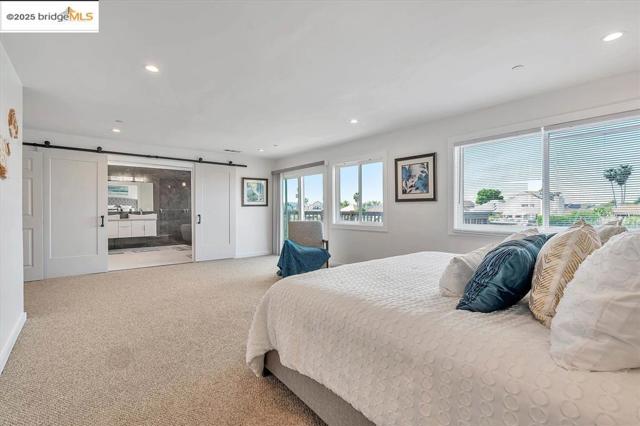 1642 Dune Point Ct, Discovery Bay CA: https://media.crmls.org/mediaz/5fb1a341-8c1d-4532-b50e-c0607c19a718.jpg