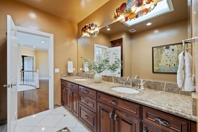 9540 Via Del Oro, Gilroy CA: https://media.crmls.org/mediaz/5fb2bb62-709e-4bcc-b2f8-a9de03b7b936.jpg