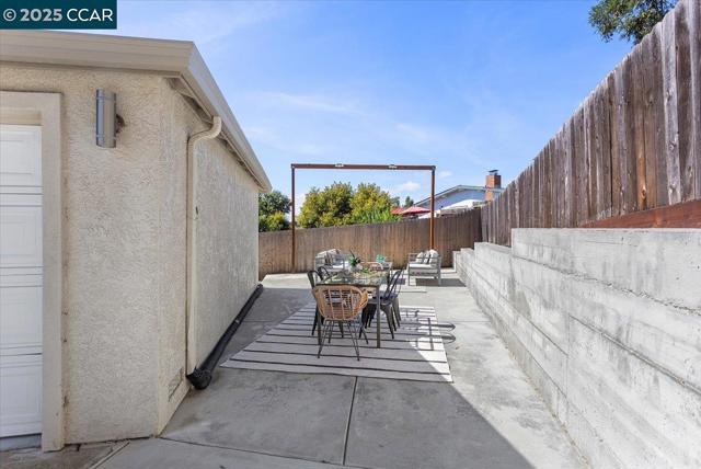 5030 Ray Ave, Castro Valley CA: https://media.crmls.org/mediaz/5fb2be2a-9db2-4b2a-b780-746ff7f47c48.jpg