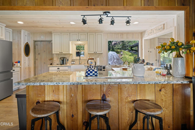 54186 Road 432, Bass Lake CA: https://media.crmls.org/mediaz/5fb302a3-c692-4d7a-ad19-caf537171717.jpg