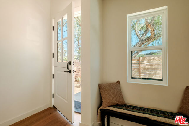 19777 Grand View Drive, Topanga CA: https://media.crmls.org/mediaz/5fb302e7-efbb-4d73-a1b8-9e812dd126e6.jpg