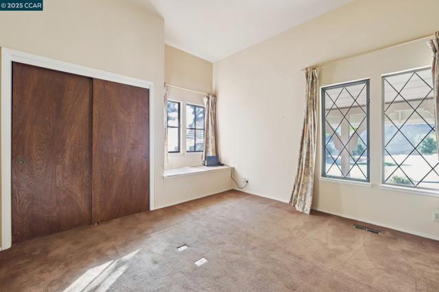 58 Saint Andrews Ln, Alamo CA: https://media.crmls.org/mediaz/5fb42305-0ecb-4360-bee2-8e29e8b416e5.jpg