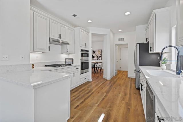 817 Avenida Codorniz, San Marcos CA: https://media.crmls.org/mediaz/5fb4795d-0cee-48f0-8e9a-39a770922faa.jpg