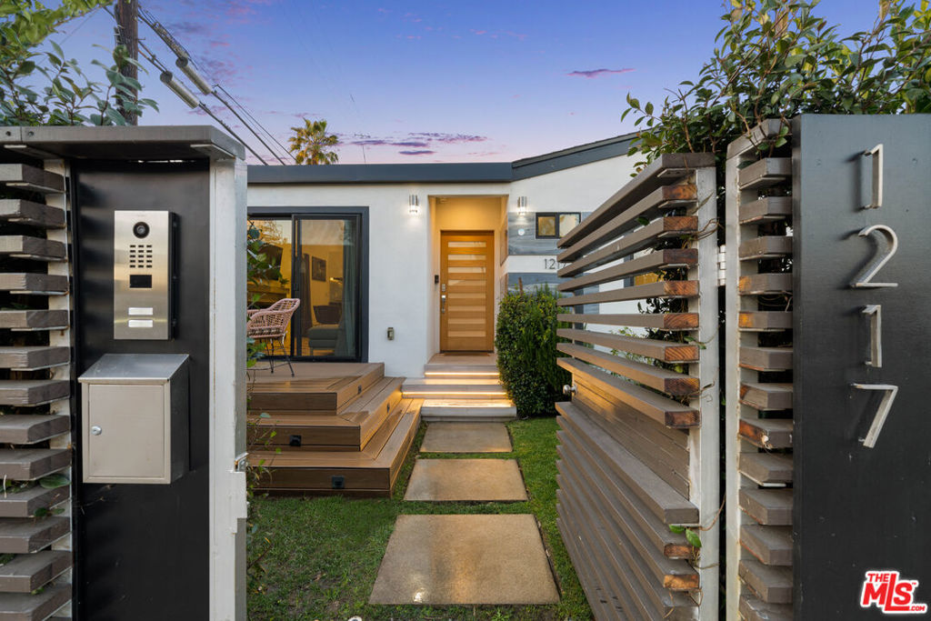1217 Elm Street, Venice, CA 90291
