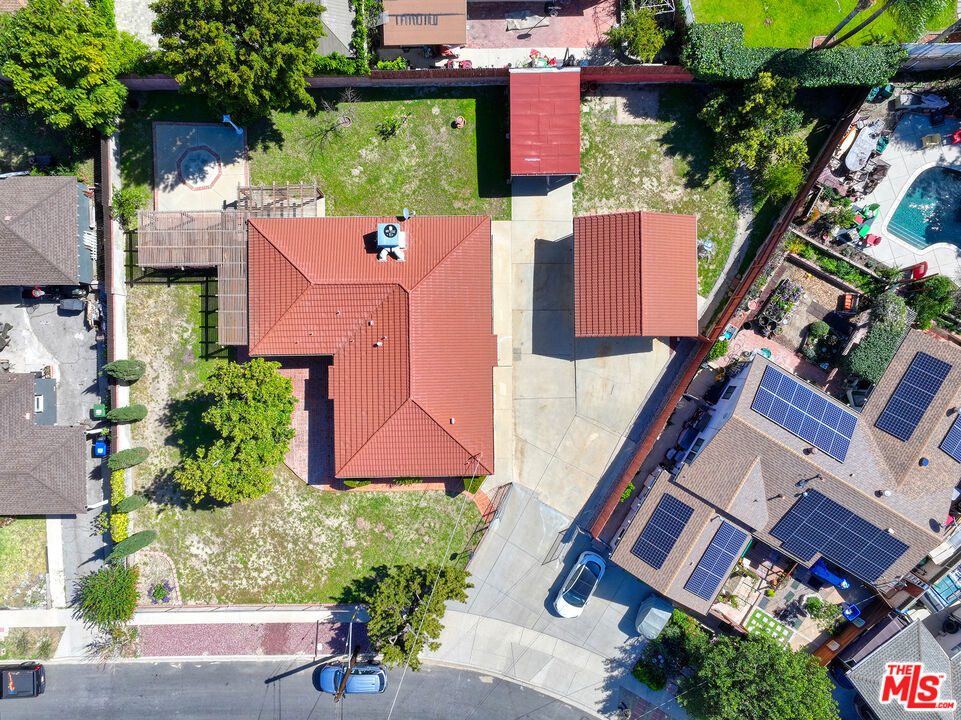 https://media.crmls.org/mediaz/5fb4bdd0-5b01-48b2-ae28-6f0adca1c155.jpg?preset=X-Large