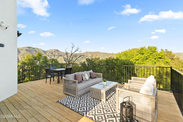 26200 Lockwood Road, Malibu CA: https://media.crmls.org/mediaz/5fb54f50-d7be-4bcb-9a12-8b5a52740b92.jpg
