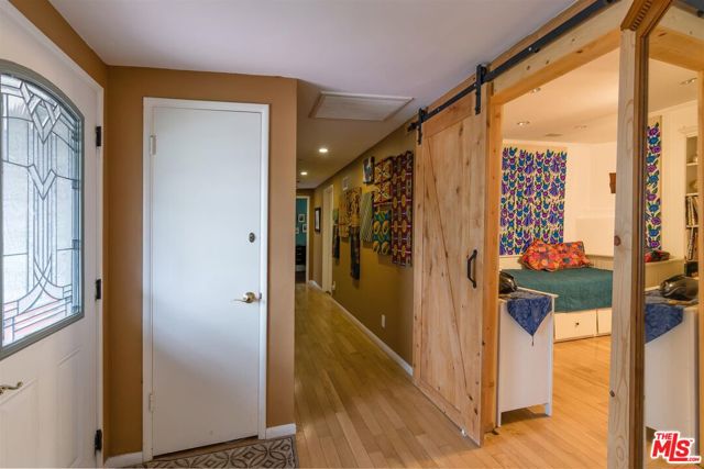 5955 Jumilla Avenue photo 4