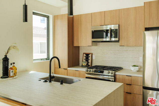 1343 S Ogden Drive, Los Angeles CA: https://media.crmls.org/mediaz/5fb6d311-8f14-438c-a463-7bc9c6aeb1b3.jpg