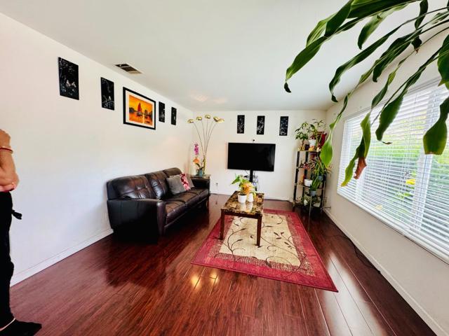 2625 Autumnvale Drive, San Jose CA: https://media.crmls.org/mediaz/5fb7c2d4-079e-423d-95bf-81a9306cd9fc.jpg