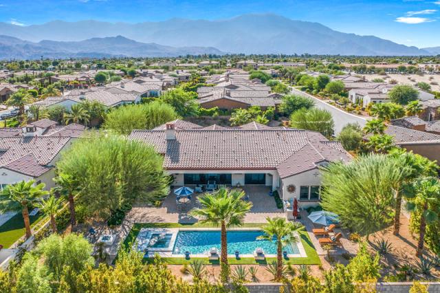 11 Alicante Circle, Rancho Mirage CA: https://media.crmls.org/mediaz/5fb7dee0-c402-41ef-911e-6f74564ac4e9.jpg
