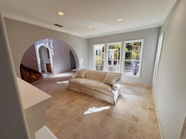 Detail Gallery Image 16 of 58 For 11596 Parkhurst Square, San Diego,  CA 92130 - 6 Beds | 6/1 Baths