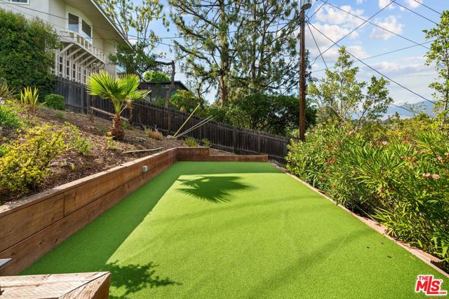 334 Anita Drive, Pasadena CA: https://media.crmls.org/mediaz/5fb865ab-0175-4f4d-92f2-cbd0d5824a3b.jpg