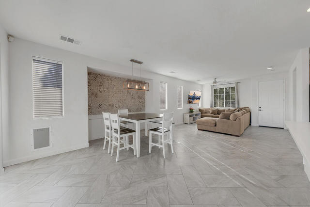 43820 Cape Cod Court, Indio CA: https://media.crmls.org/mediaz/5fb88667-0077-43ce-9630-98099074043d.jpg