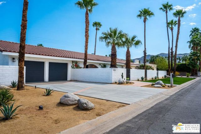 1970 S Joshua Tree Place, Palm Springs CA: https://media.crmls.org/mediaz/5fb8bcba-bf5c-4364-9298-7a993b26f664.jpg