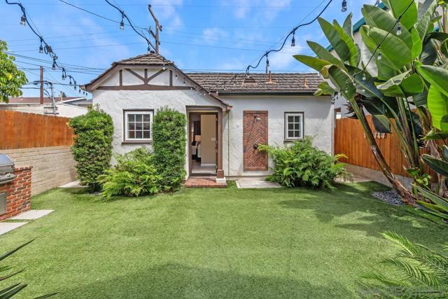 755 F Ave, Coronado CA: https://media.crmls.org/mediaz/5fb9483c-76fe-49be-806e-c2ec7f7c477a.jpg
